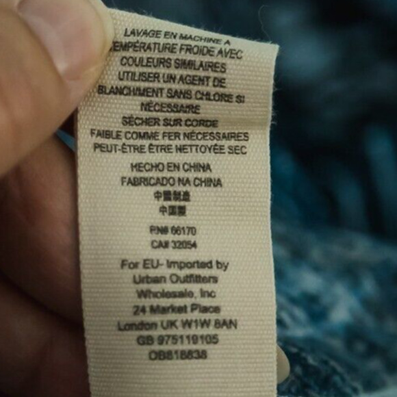 Free People Size Small S Blue Birds of a Feather Print V Neck Button Boho Top - Picture 7 of 8